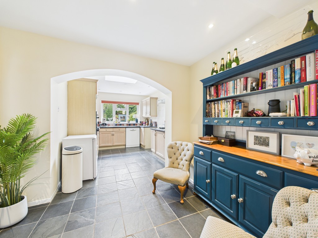 3 bed semi-detached house for sale in Lambs Farm Road, Horsham  - Property Image 13