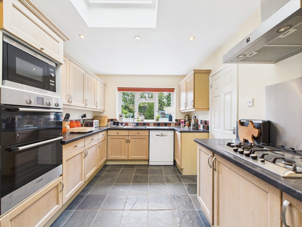 3 bed semi-detached house for sale in Lambs Farm Road, Horsham  - Property Image 3