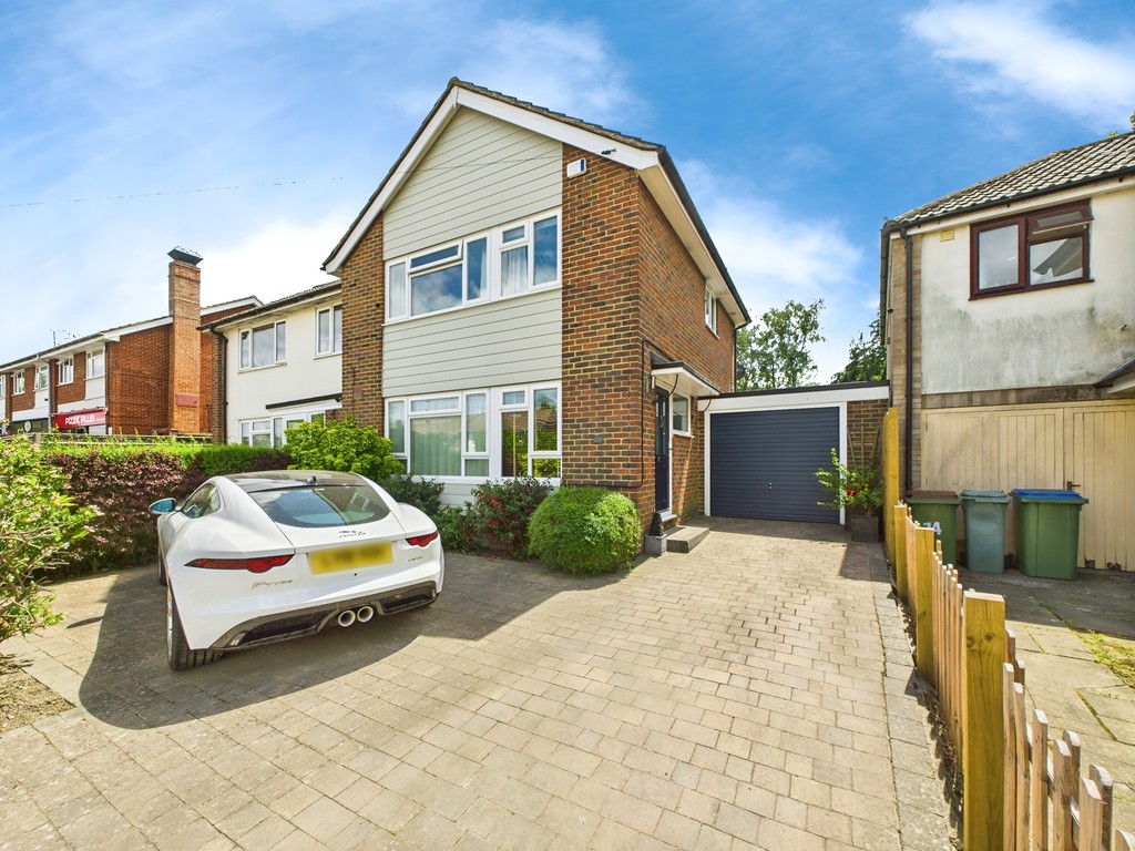 3 bed semi-detached house for sale in Lambs Farm Road, Horsham  - Property Image 11