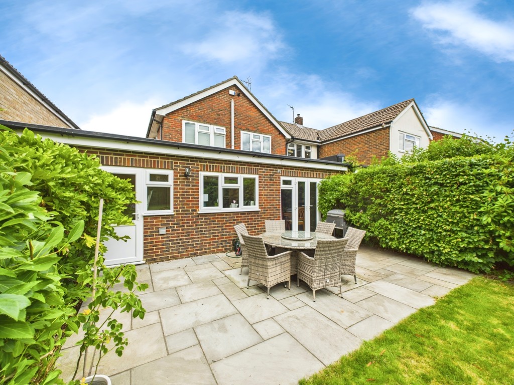 3 bed semi-detached house for sale in Lambs Farm Road, Horsham  - Property Image 18