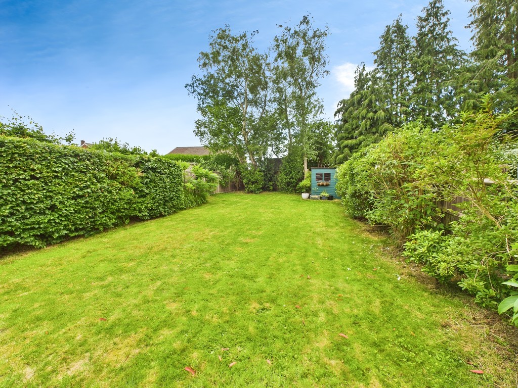 3 bed semi-detached house for sale in Lambs Farm Road, Horsham  - Property Image 19