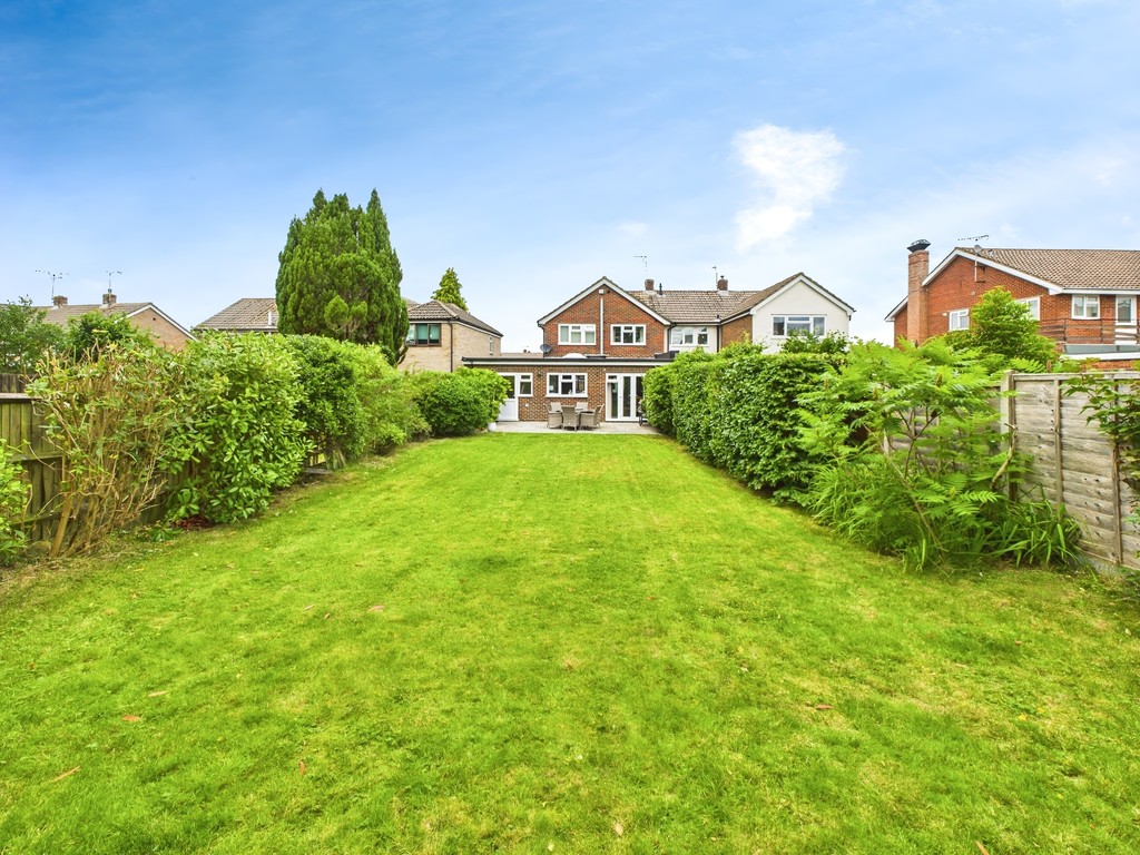 3 bed semi-detached house for sale in Lambs Farm Road, Horsham  - Property Image 9