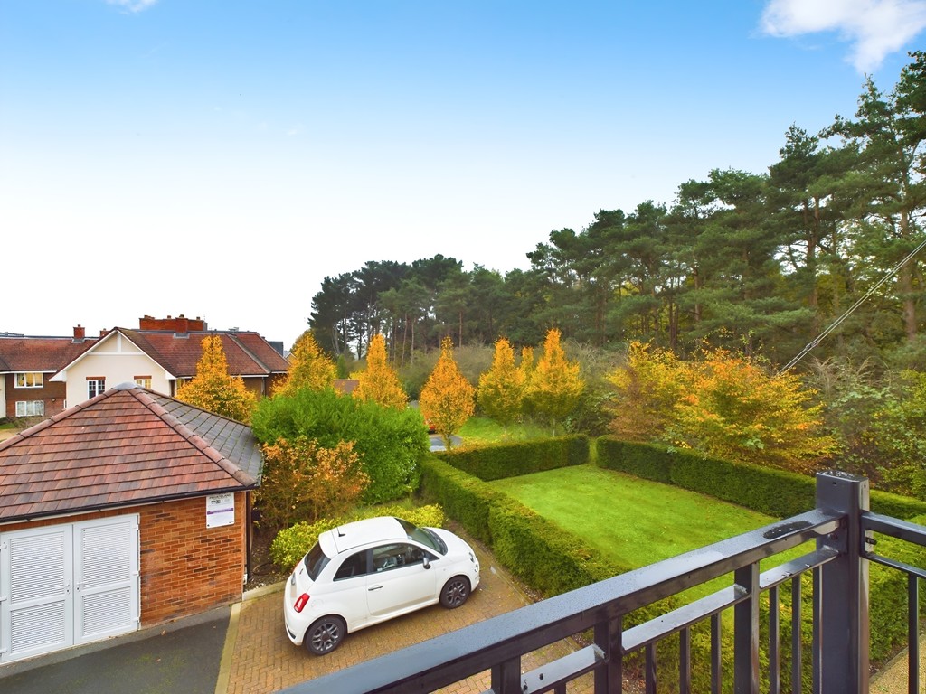 2 bed for sale in Chantry Court, Horsham  - Property Image 7