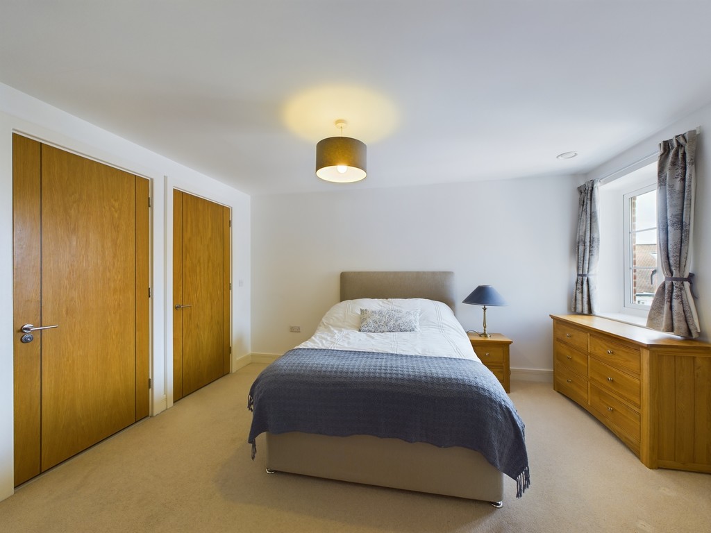 2 bed apartment to rent in Brighton Road, Horsham  - Property Image 4