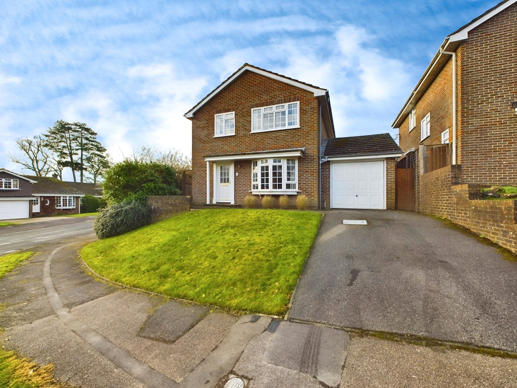 4 bed detached house for sale in Dickins Way, Horsham  - Property Image 1