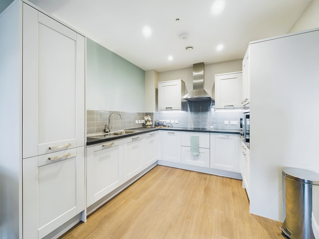 2 bed for sale in Birchgrove Road, Haywards Heath  - Property Image 2