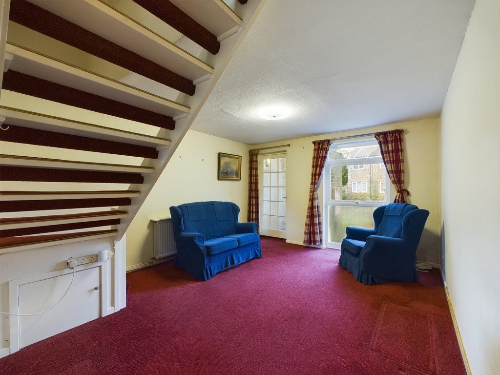 2 bed terraced house for sale in Stoneybrook, Horsham  - Property Image 2