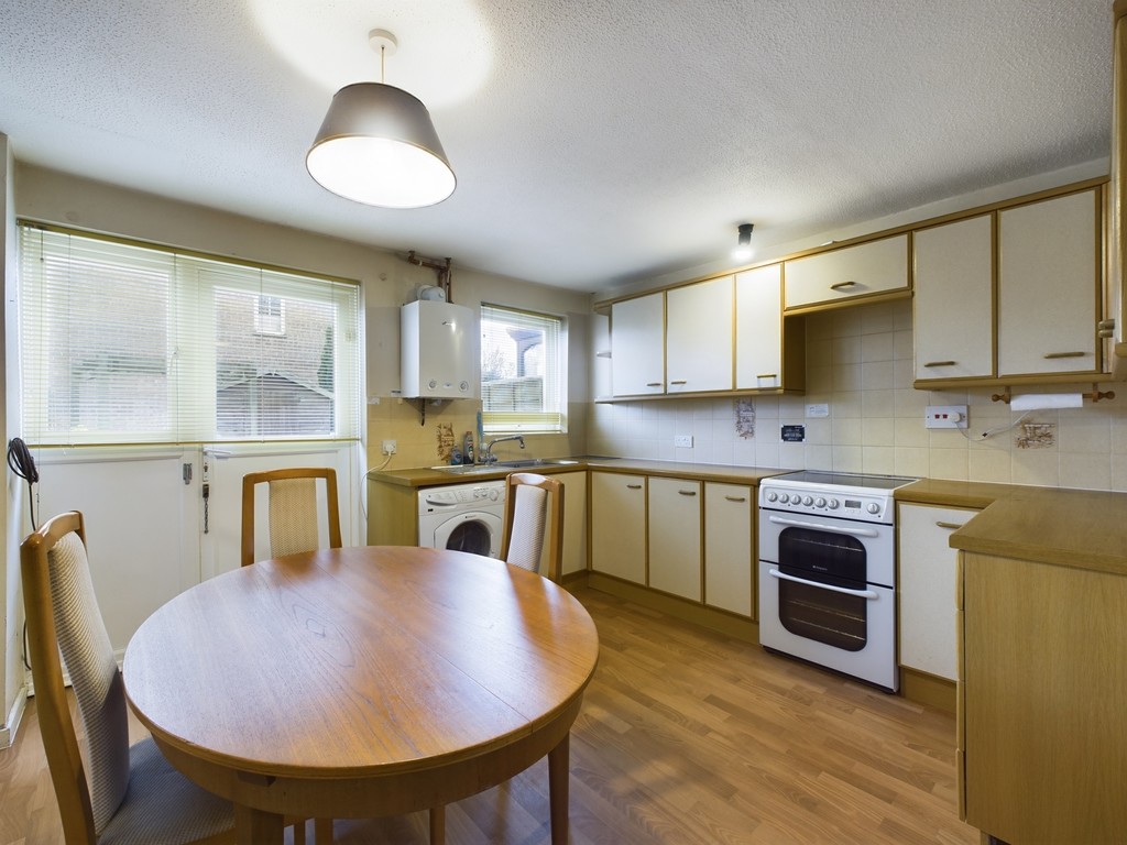 2 bed terraced house for sale in Stoneybrook, Horsham  - Property Image 3