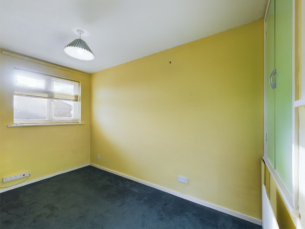 2 bed terraced house for sale in Stoneybrook, Horsham  - Property Image 5