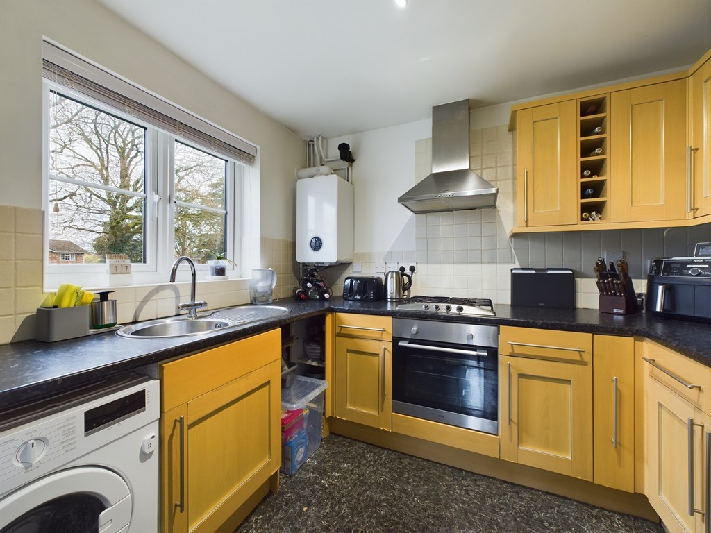 2 bed semi-detached house for sale in Moorhead Road, Horsham  - Property Image 2