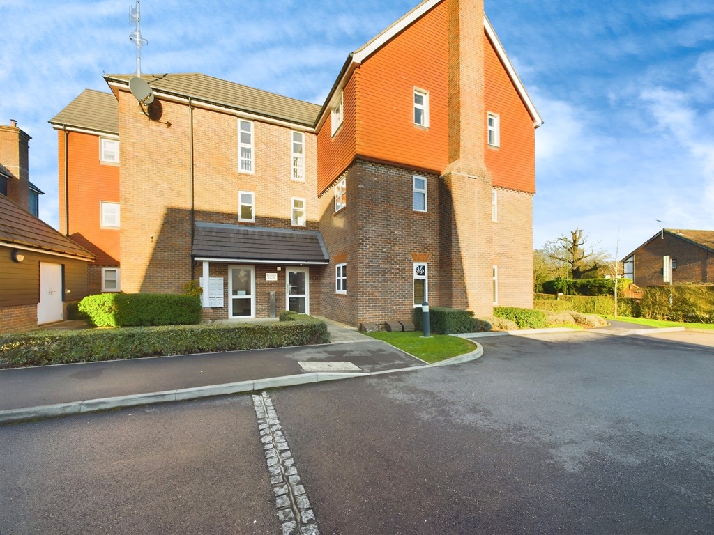 1 bed ground floor flat for sale in Rapley Rise, Horsham  - Property Image 7