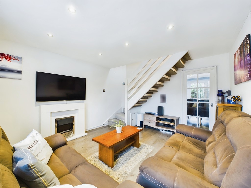 2 bed end of terrace house for sale in Wakehurst Mews, Horsham  - Property Image 7