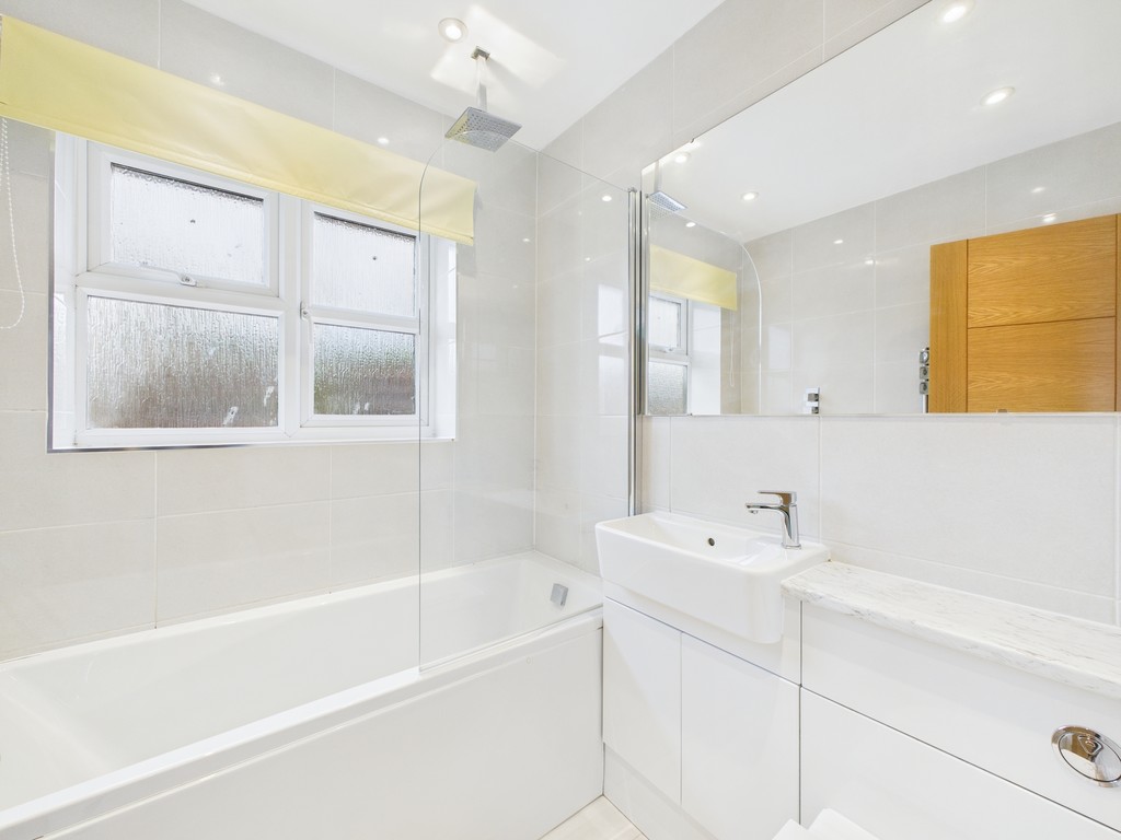 2 bed semi-detached house for sale in Primrose Copse, Horsham  - Property Image 5