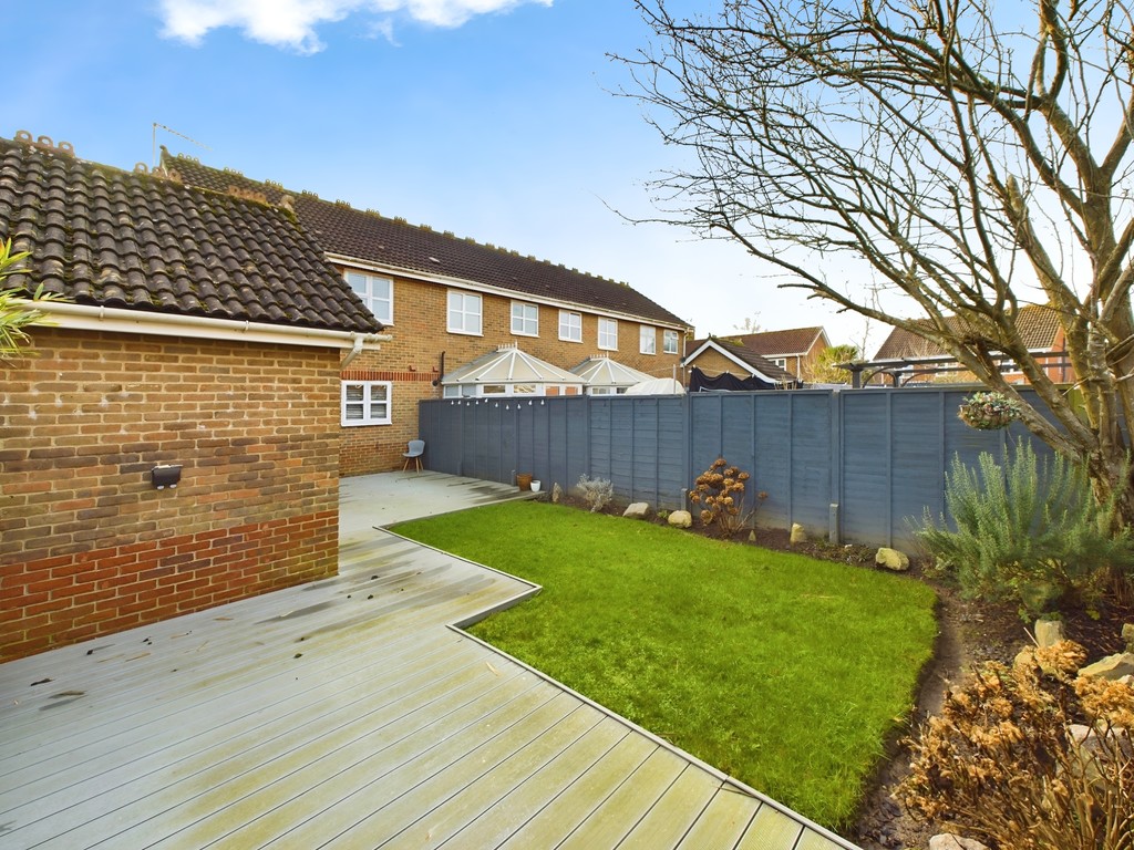 2 bed semi-detached house for sale in Primrose Copse, Horsham  - Property Image 8