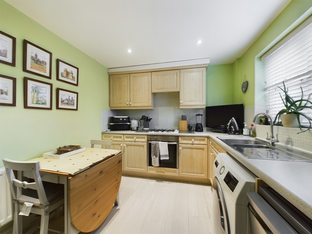 2 bed semi-detached house for sale in Primrose Copse, Horsham  - Property Image 11