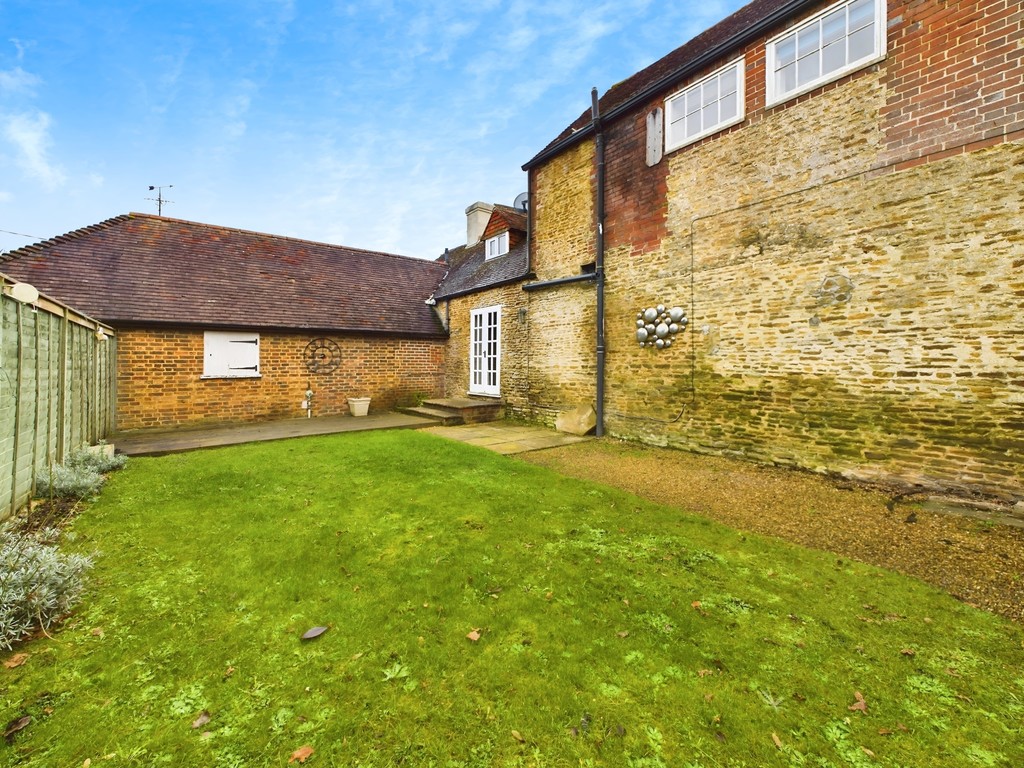 2 bed barn conversion to rent in Allrey House, Cowfold  - Property Image 14