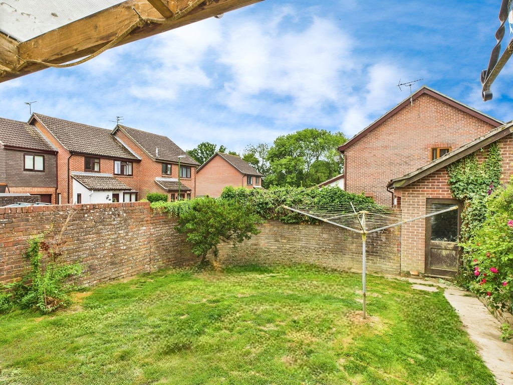 3 bed semi-detached house for sale in Acorn Avenue, Cowfold  - Property Image 9