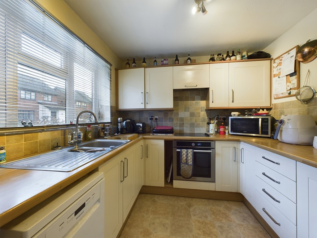 3 bed semi-detached house for sale in Acorn Avenue, Horsham  - Property Image 2