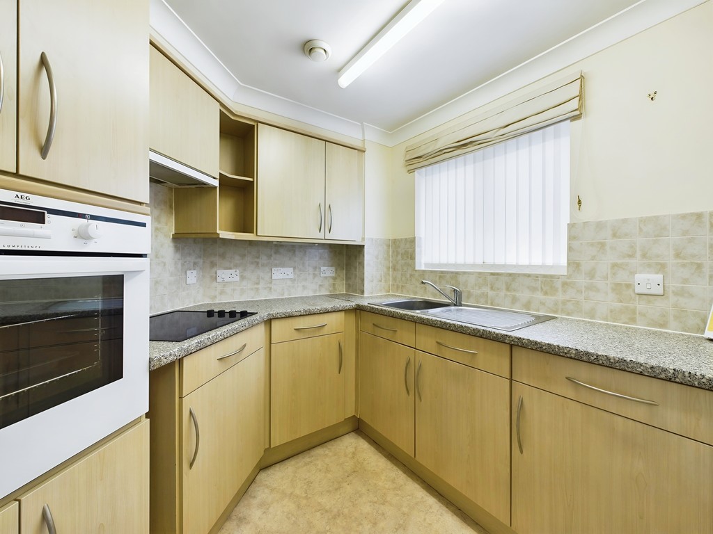 1 bed apartment for sale in Kings Road, Horsham  - Property Image 3