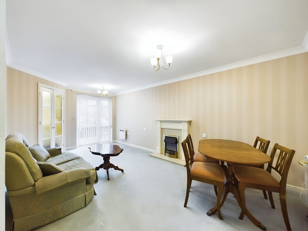 1 bed apartment for sale in Kings Road, Horsham  - Property Image 2