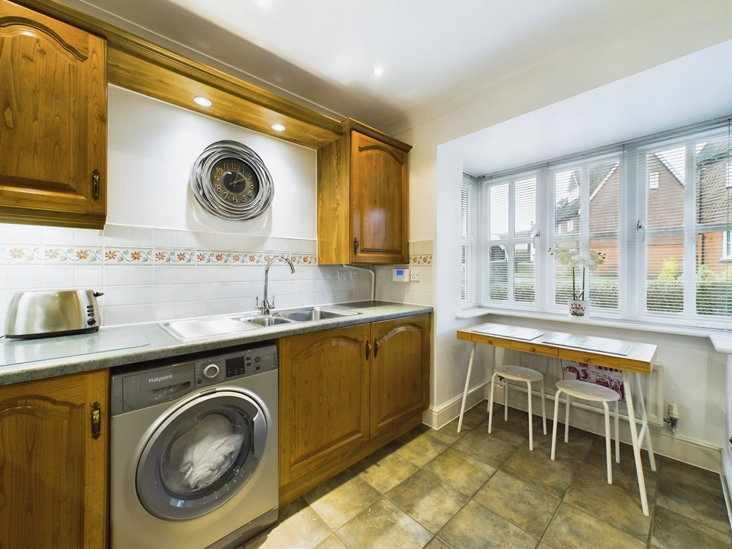 3 bed semi-detached house for sale in Heasewood, Haywards Heath  - Property Image 6