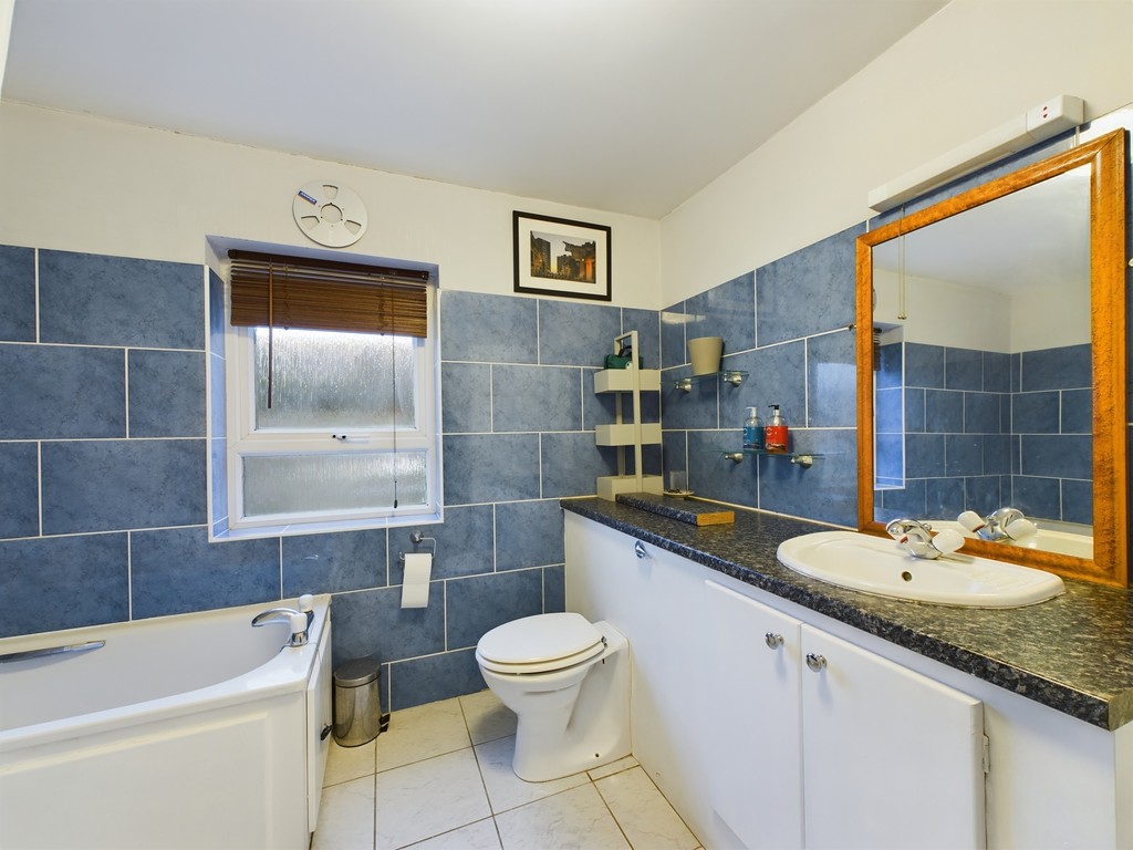 1 bed apartment to rent in Wellington Road, Horsham  - Property Image 6