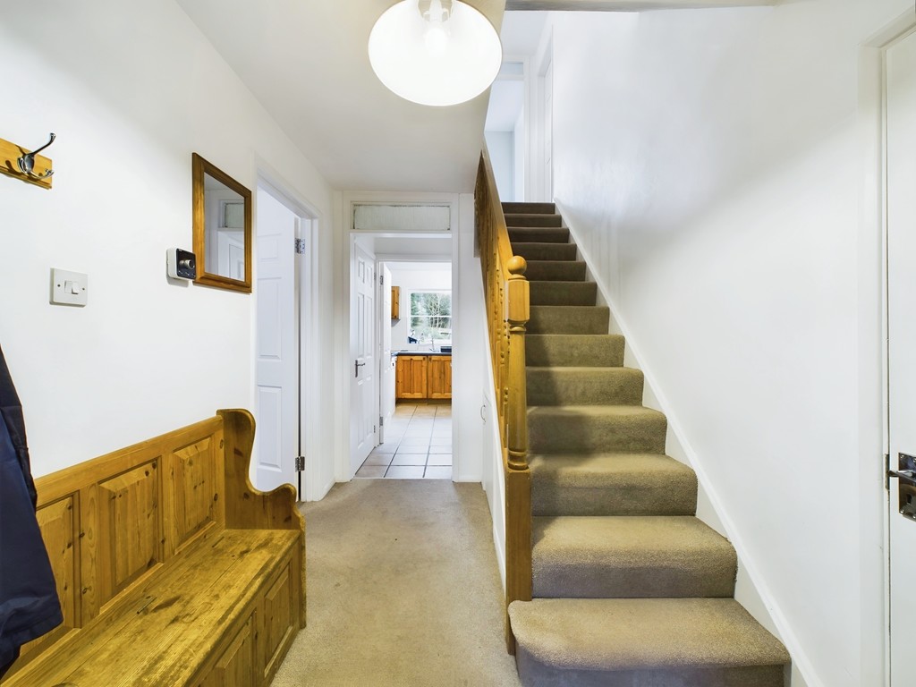 4 bed link detached house for sale in Harvesters, Haywards Heath  - Property Image 10