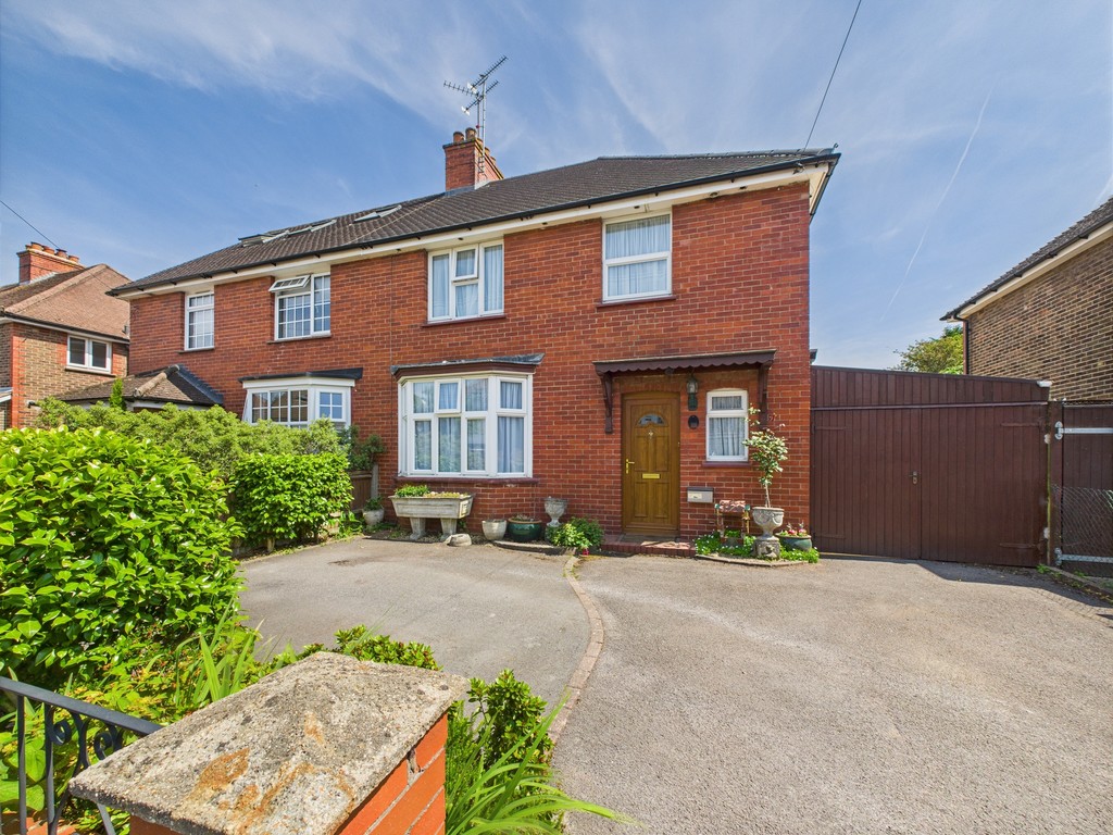 3 bed semi-detached house for sale in Hurst Avenue, Horsham  - Property Image 17