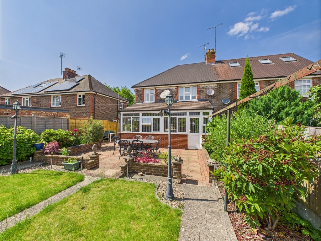 3 bed semi-detached house for sale in Hurst Avenue, Horsham  - Property Image 18