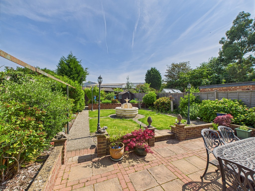 3 bed semi-detached house for sale in Hurst Avenue, Horsham  - Property Image 3