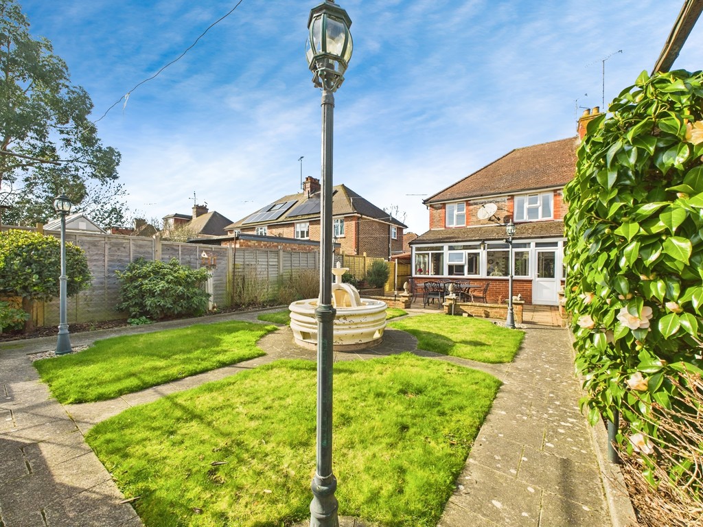 3 bed semi-detached house for sale in Hurst Avenue, Horsham  - Property Image 14