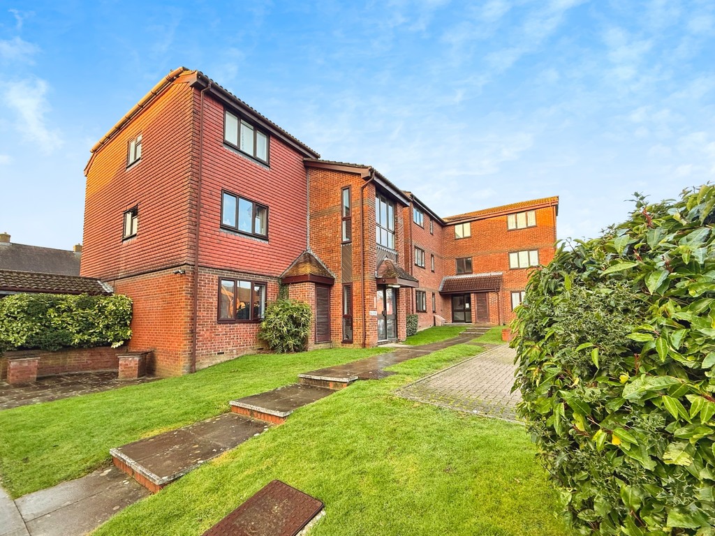 1 bed apartment for sale in Tanyard Close, Horsham  - Property Image 1