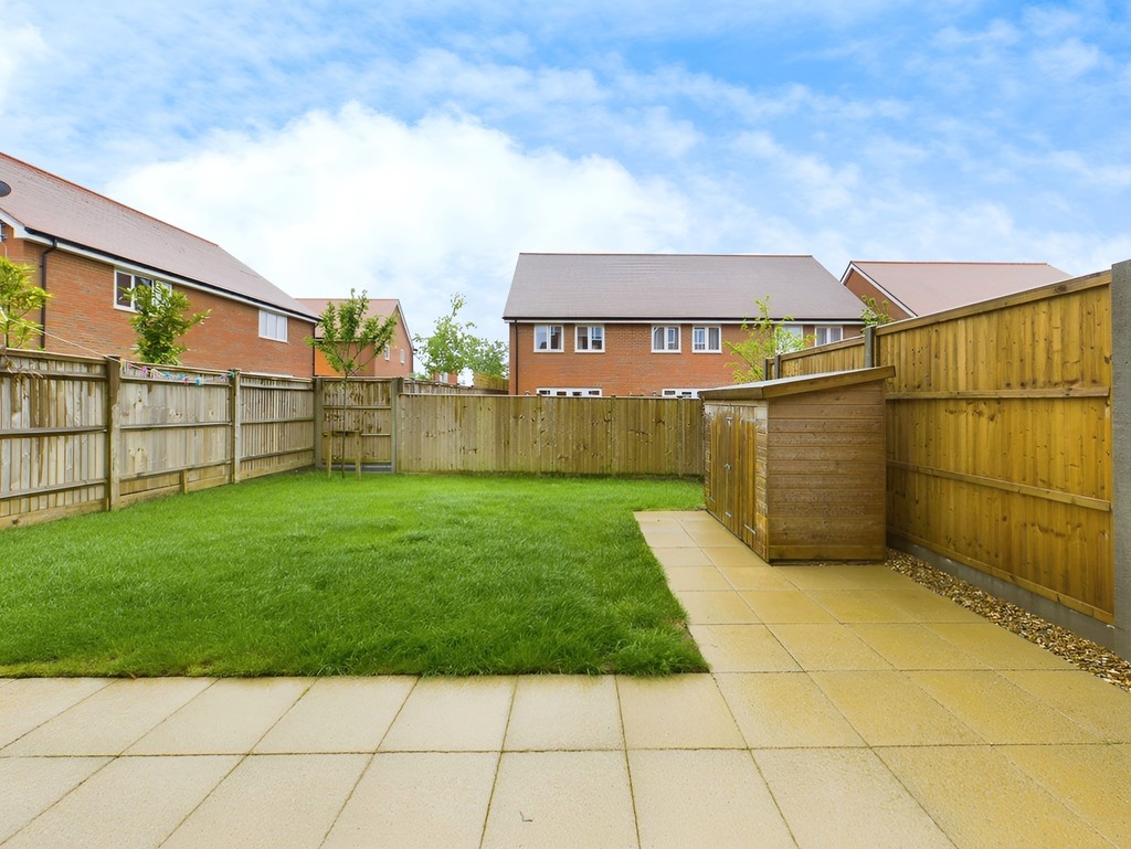 4 bed detached house for sale in Illett Way, Horsham  - Property Image 10