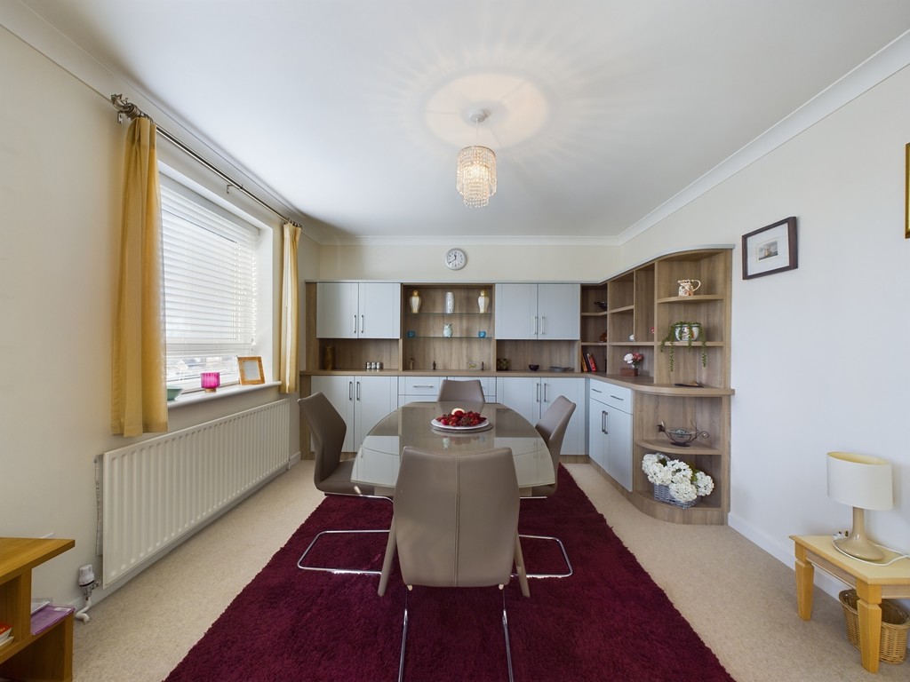 2 bed apartment for sale in Bourns Court, Horsham  - Property Image 4