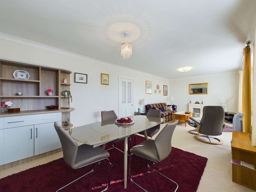 2 bed apartment for sale in Bourns Court, Horsham  - Property Image 10