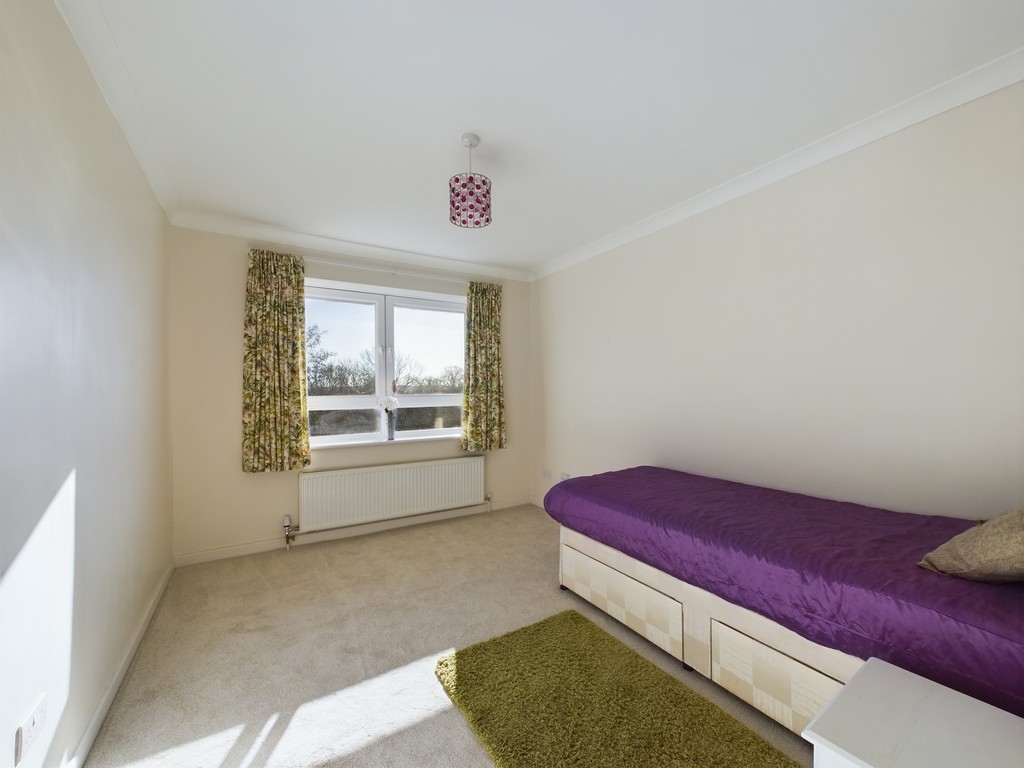 2 bed apartment for sale in Bourns Court, Horsham  - Property Image 6