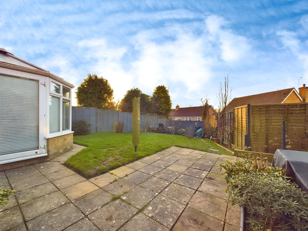 5 bed detached house for sale in Wren Close, Horsham  - Property Image 9