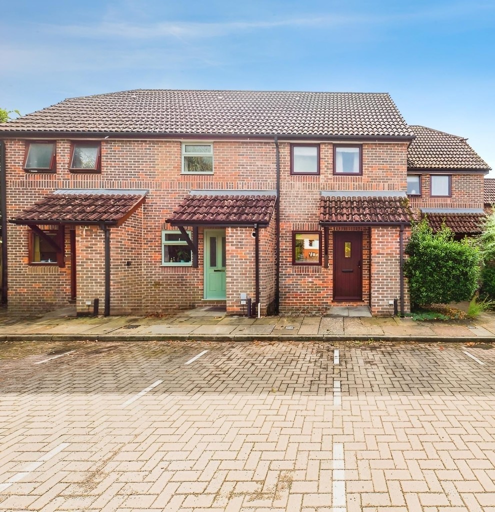 1 bed terraced house for sale in Kingsmead Place, Broadbridge Heath