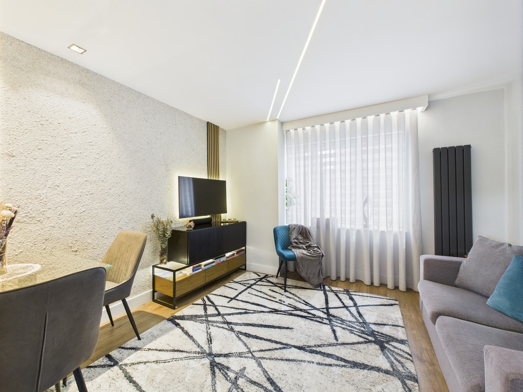 1 bed terraced house for sale in Kingsmead Place, Broadbridge Heath  - Property Image 3