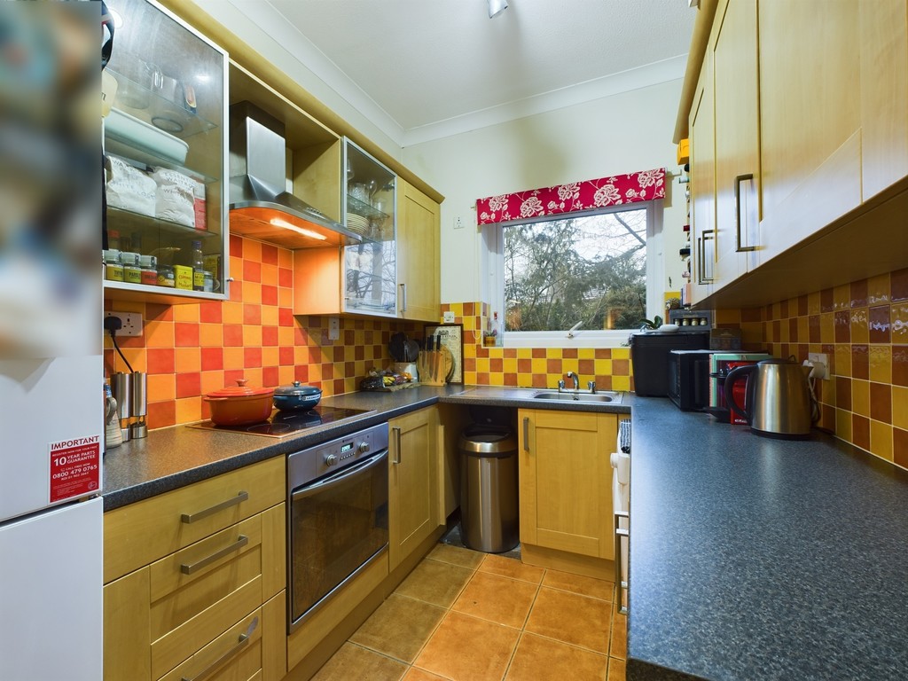 2 bed apartment for sale in North Ash, Horsham  - Property Image 4