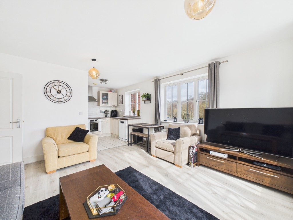 2 bed flat for sale in Updown Hill, Haywards Heath  - Property Image 5