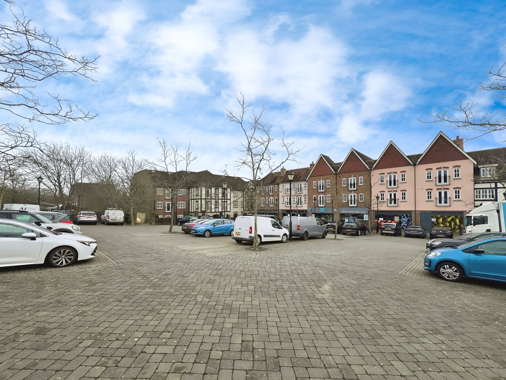 2 bed flat for sale in Updown Hill, Haywards Heath  - Property Image 13