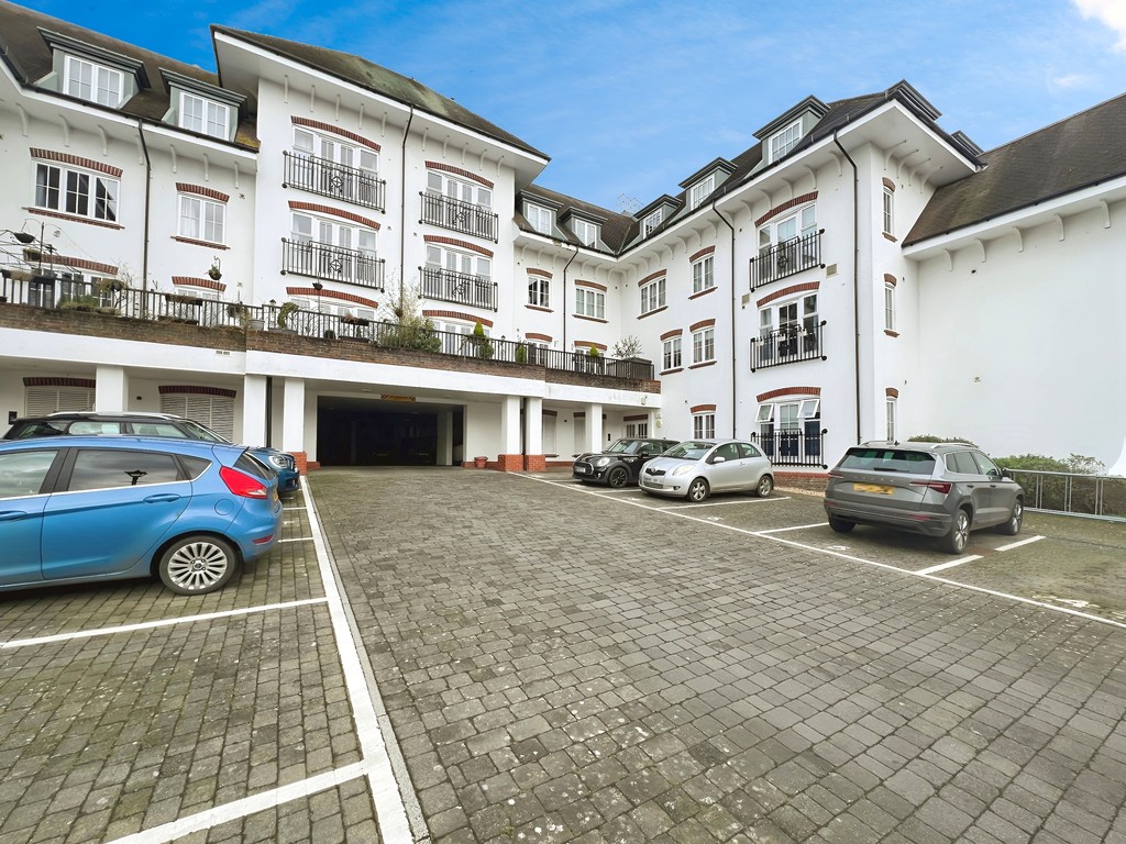 2 bed flat for sale in Updown Hill, Haywards Heath  - Property Image 15