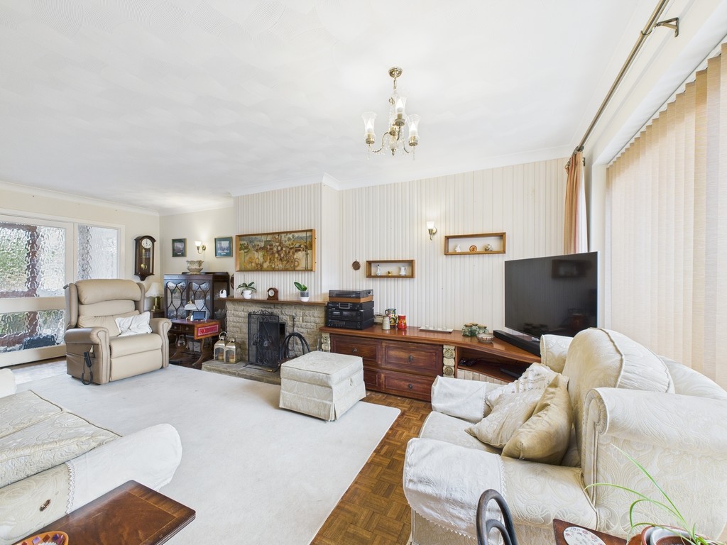 3 bed semi-detached house for sale in The Poplars, Horsham  - Property Image 11