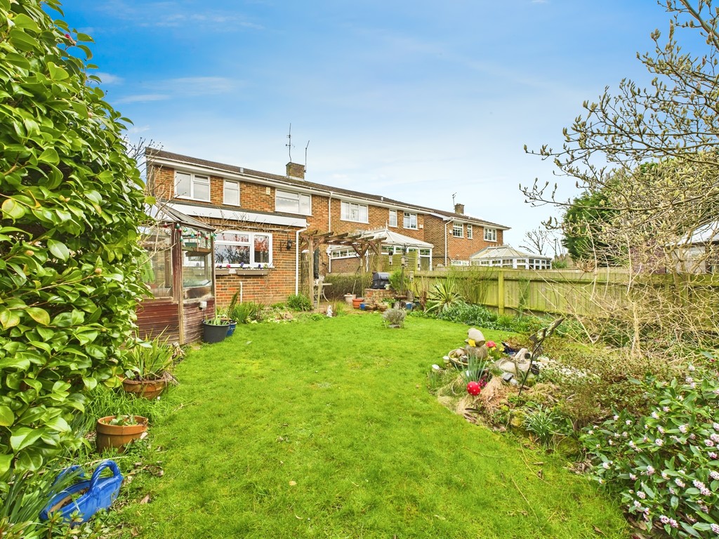 3 bed semi-detached house for sale in The Poplars, Horsham  - Property Image 9