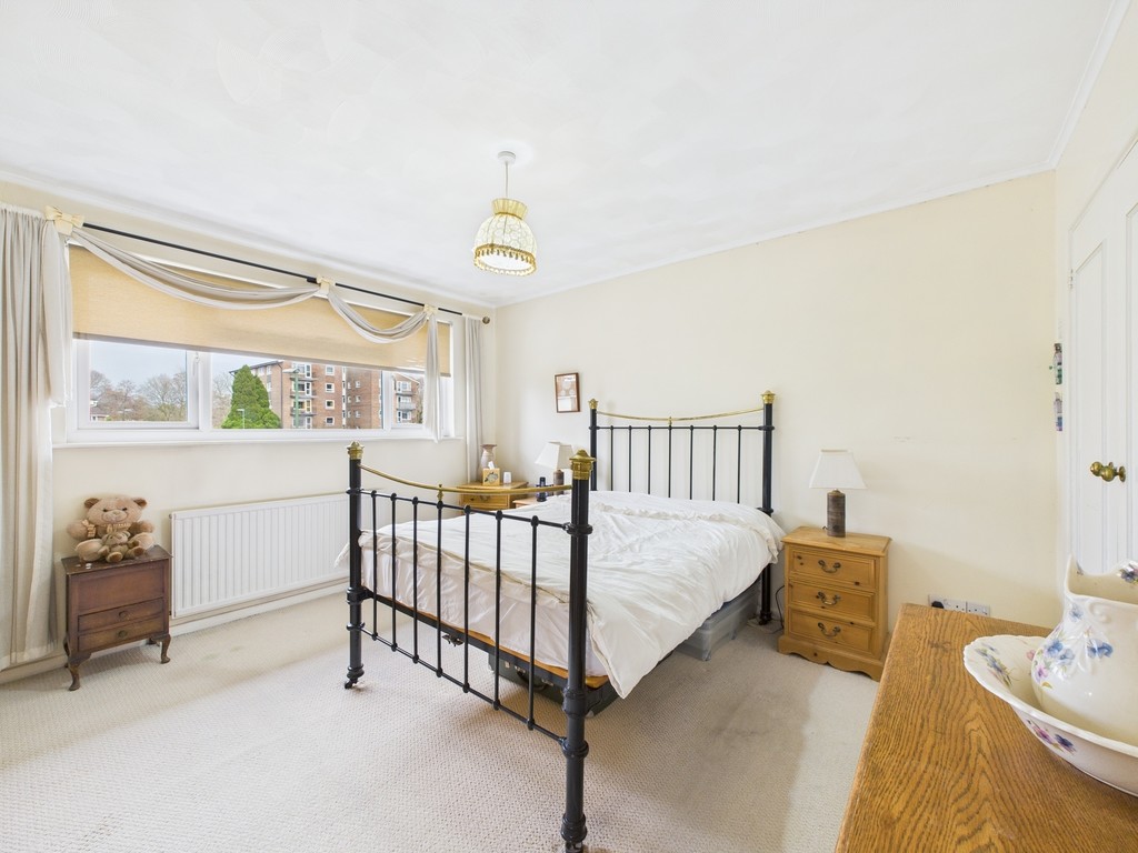3 bed semi-detached house for sale in The Poplars, Horsham  - Property Image 6
