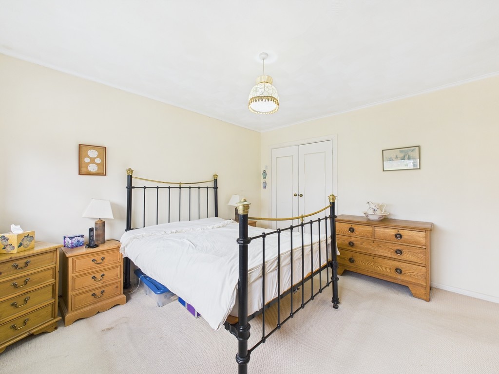 3 bed semi-detached house for sale in The Poplars, Horsham  - Property Image 13