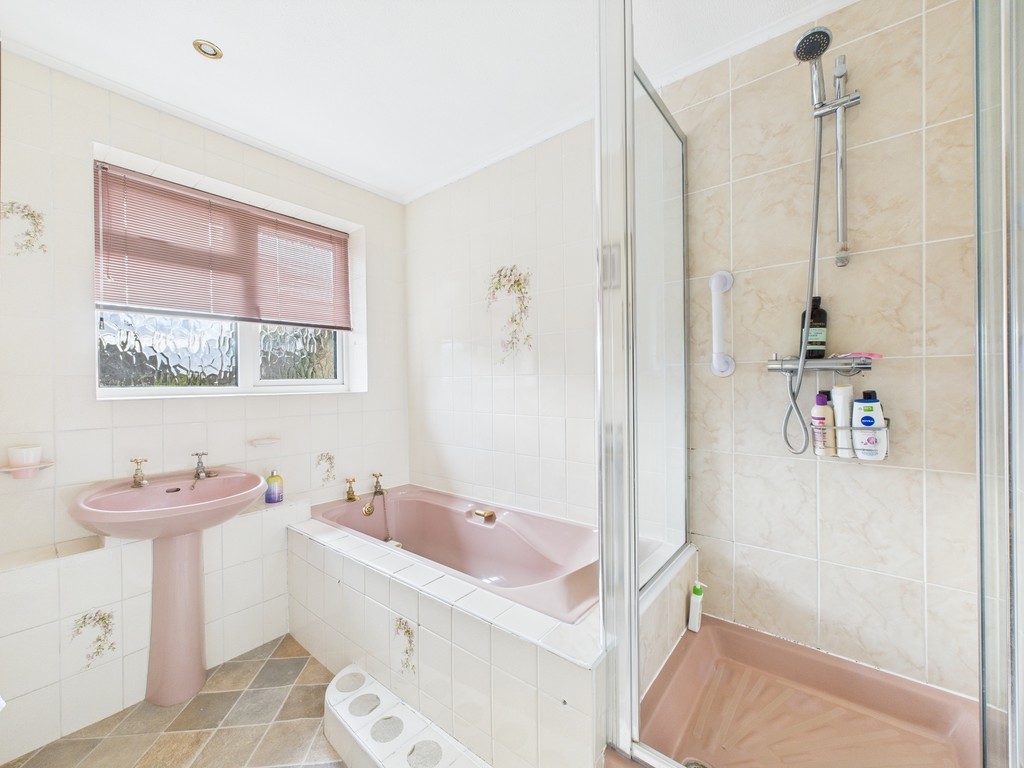 3 bed semi-detached house for sale in The Poplars, Horsham  - Property Image 8
