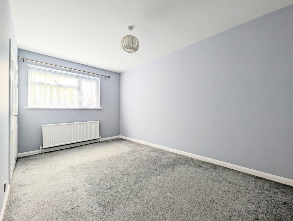 2 bed apartment for sale in Wimblehurst Road, Horsham  - Property Image 4