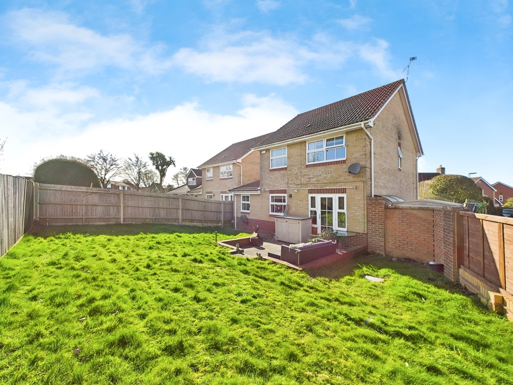 4 bed detached house for sale in Earles Meadow, Horsham